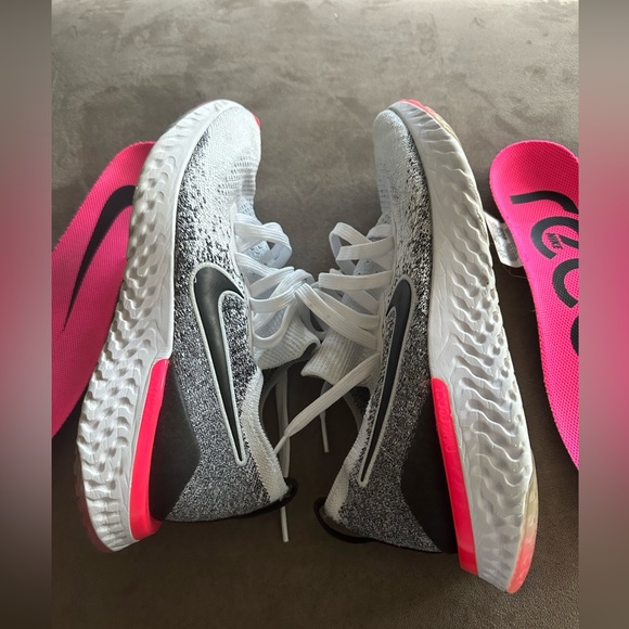 Nike Epic React Hot Pink Black White Womens Sz 9 - Picture 5 of 6